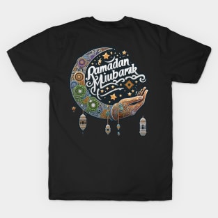 Ramadan Mubarak Kareem. T-Shirt